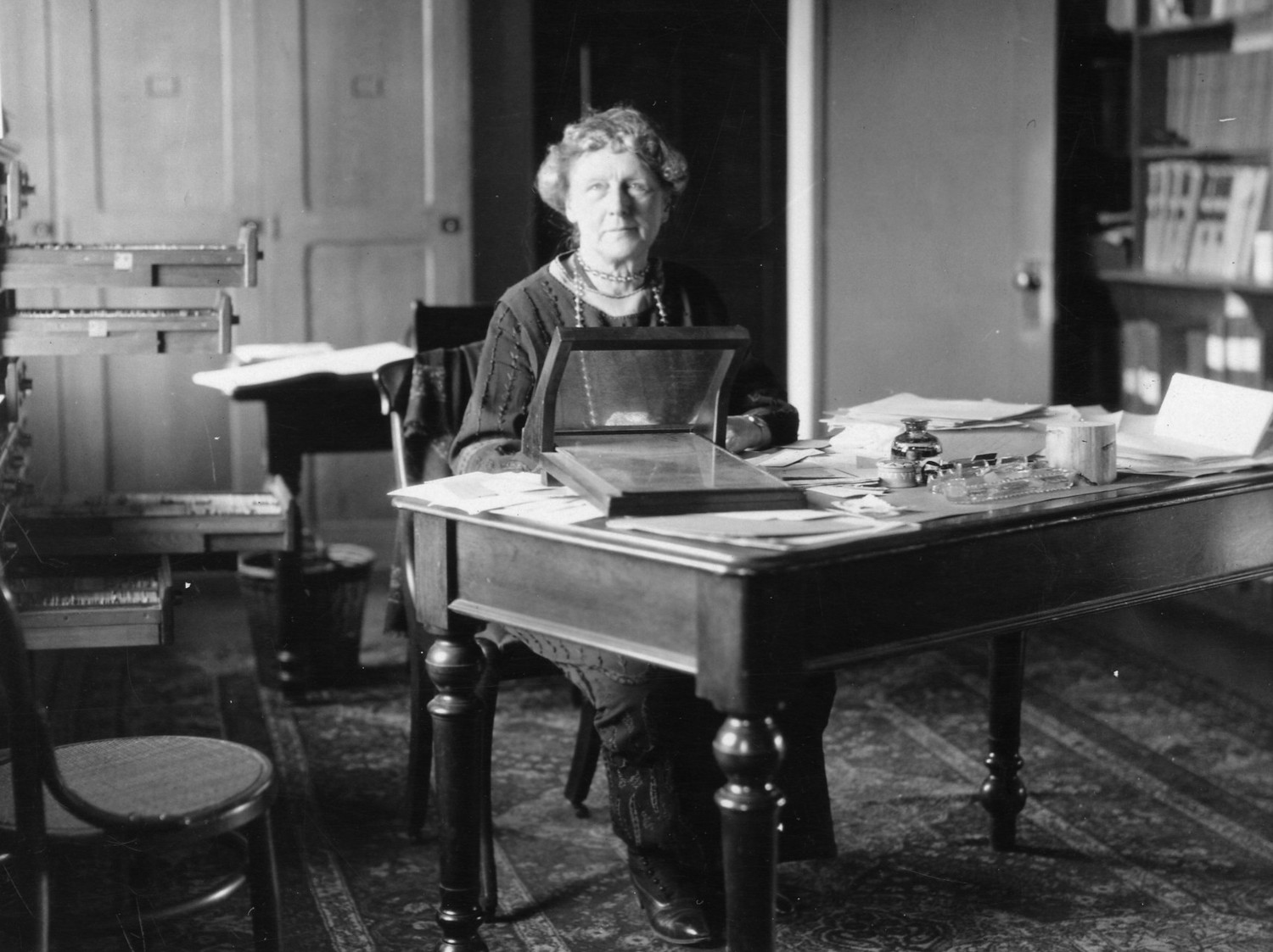 Annie Jump Cannon (1863-1941). Annie Jump Cannon (1863-1941).