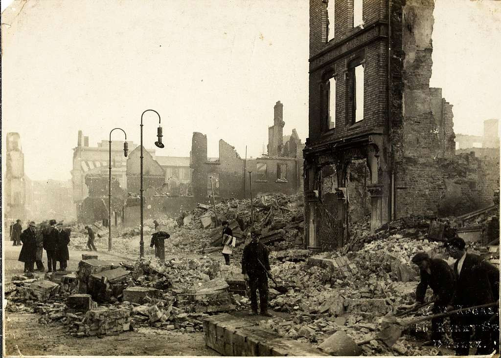 Á árunum 1919-1921 var háð blóðugt frelsisstríð á Írlandi. Mynd frá Cork tekin í desember 1920. 