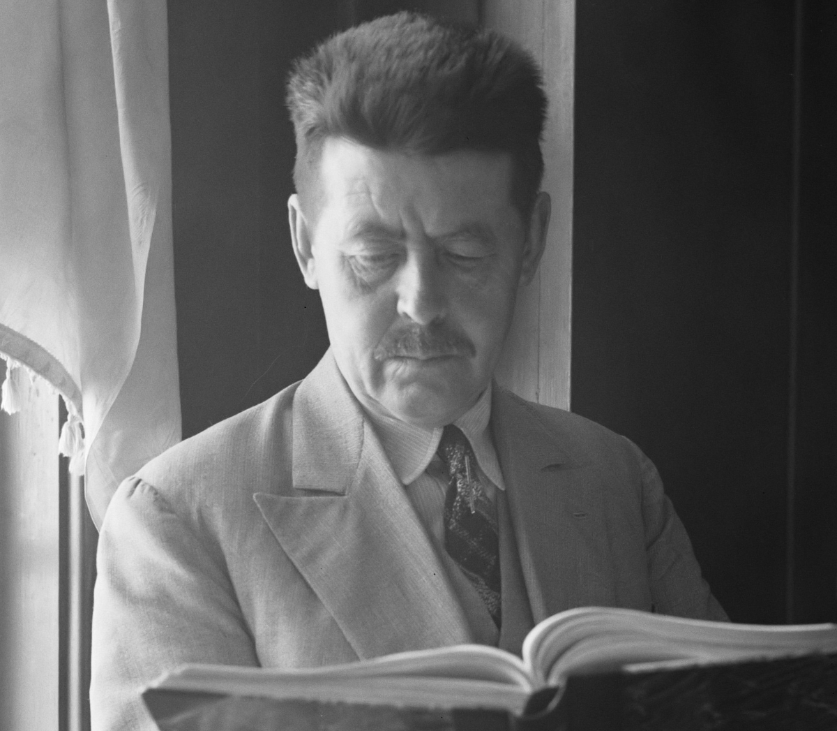 Guðmundur Finnbogason (1873-1944), um tíma prófessor í hagnýtri sálfræði við Háskóla Íslands, stóð fyrir útgáfu bóka um vinnusálfræði, fyrirlestrum, og tilraunum með nemendum sínum snemma á síðustu öld. Guðmundur Finnbogason (1873-1944), um tíma prófessor í hagnýtri sálfræði við Háskóla Íslands, stóð fyrir útgáfu bóka um vinnusálfræði, fyrirlestrum, og tilraunum með nemendum sínum snemma á síðustu öld.