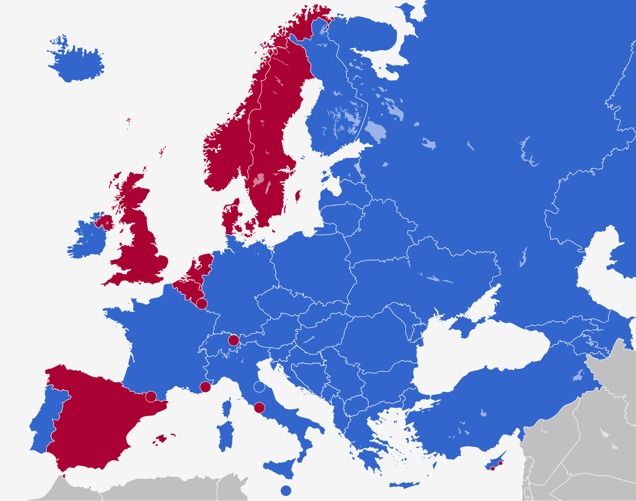 Landakort af Evrópu. Bláu löndin á kortinu eru lýðveldi en þau rauðu konungdæmi.