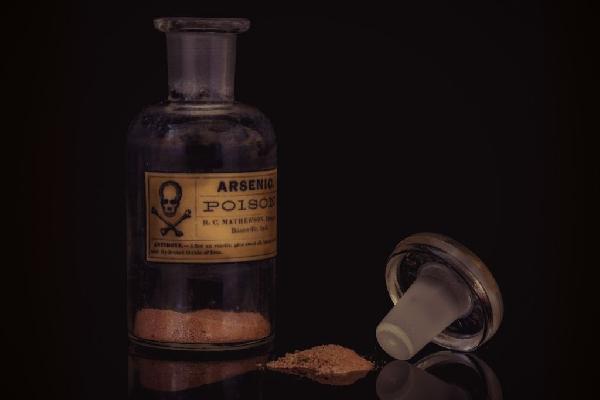 Af hverju var arsen svona vinsælt morðvopn áður fyrr?