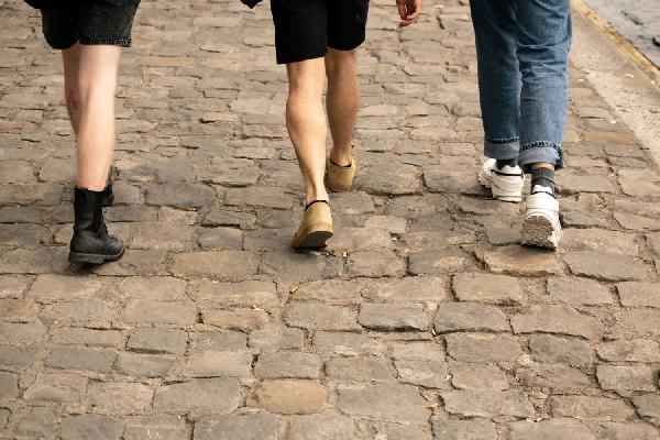 Hver er uppruni orðsins labba? 